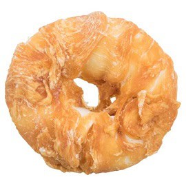De kauwring met een diameter van 10cm is gemaakt uit een harde runderhuid kern met een laagje kip of eend errond. Een lekkere snack voor langdurig plezier!