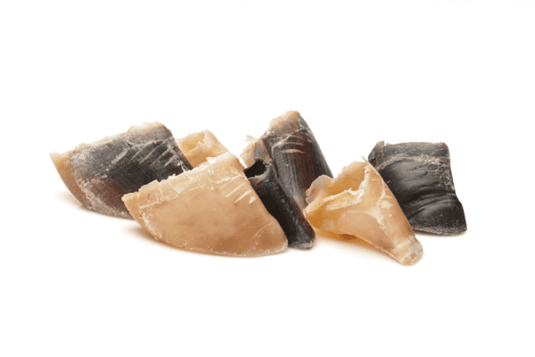 Extreem harde snack voor extra lang kauwplezier. Deze hoefjes zijn een licht verteerbare snack en is het gezonde alternatief voor synthetisch speelgoed!
