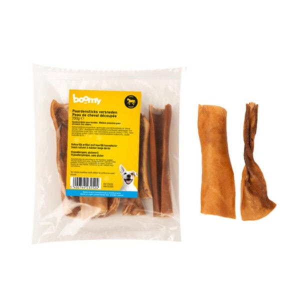 Deze versneden paardensticks zijn heerlijke stukken paardenhuid van 15cm. Een extreem harde snacks voor middelgrote tot grote honden.